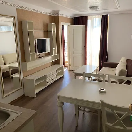 Penthouse Happy Moments 4 阳光海滩